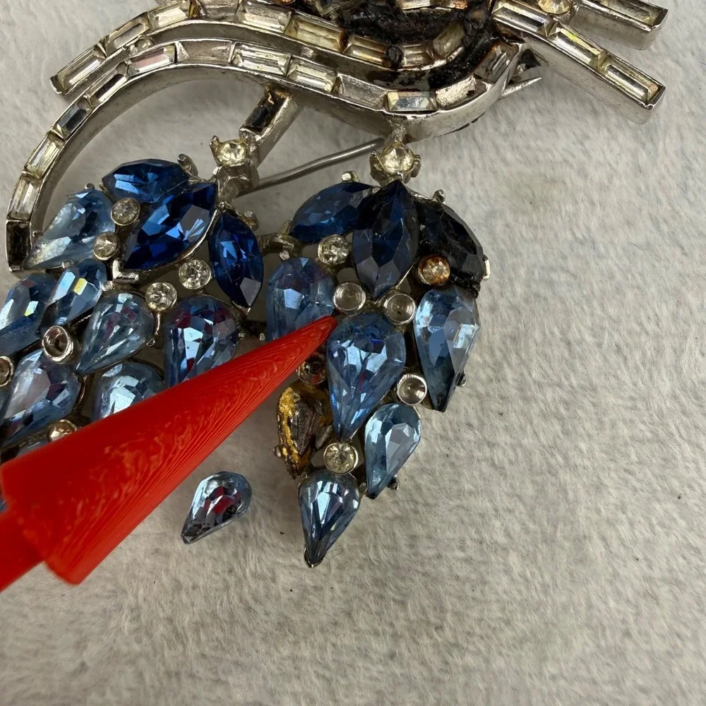 Vintage Trifari Rhinestone Brooch Silver Tone Blue Sparkle READ